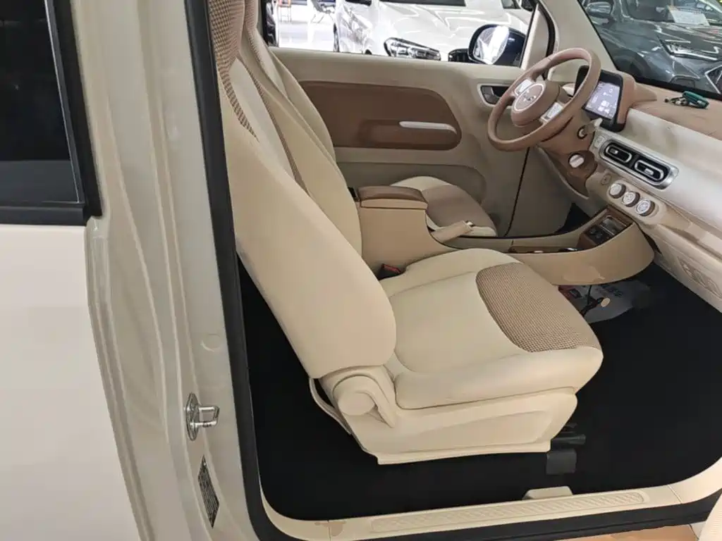 Wuling MINIEV — миниатюра 25