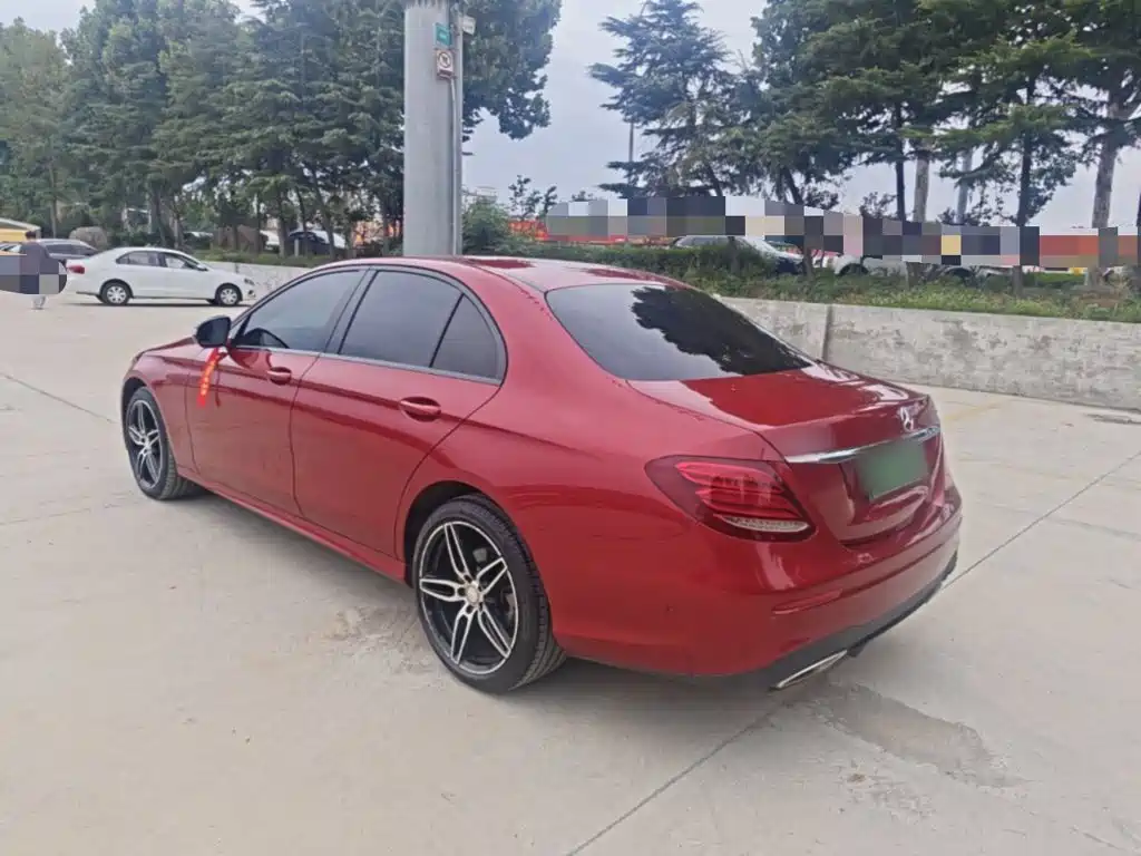 Mercedes-Benz E-Class — миниатюра 5