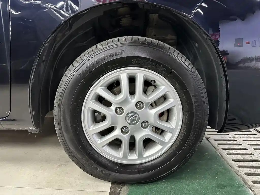 Nissan NV200 — миниатюра 8