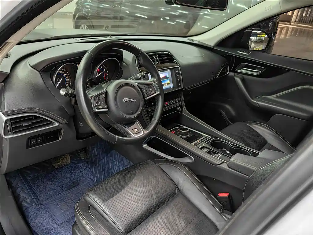 JAGUAR F PACE