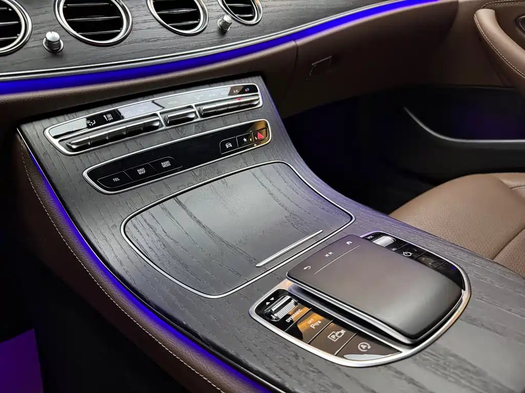 Mercedes-Benz E-Class — миниатюра 17