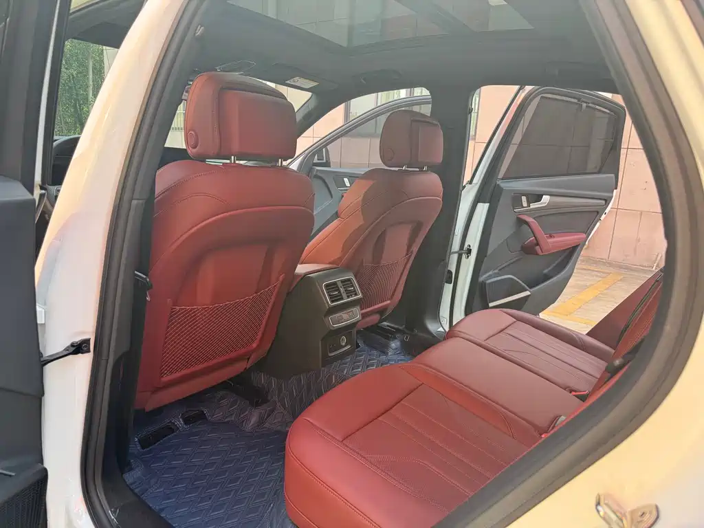 Audi Q5L Sportback — миниатюра 12