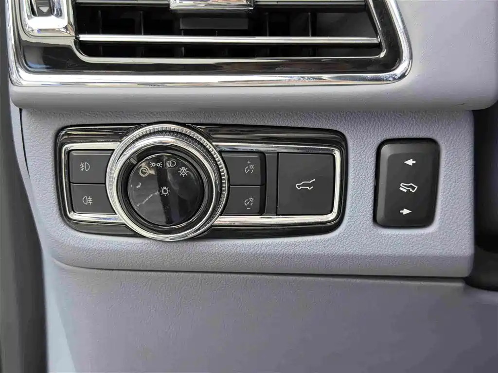 Lincoln Navigator — миниатюра 19
