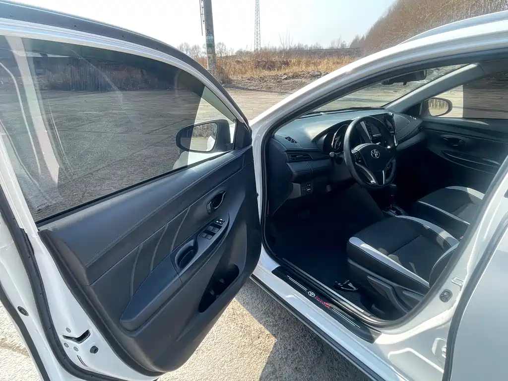 TOYOTA YARIS L ZHIXUAN