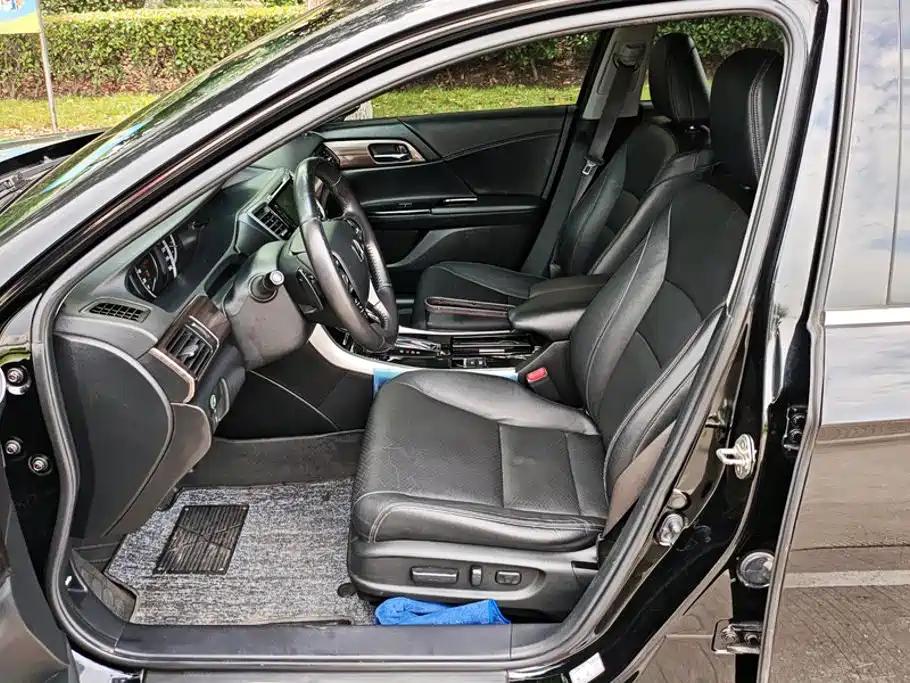 Honda Accord — миниатюра 9