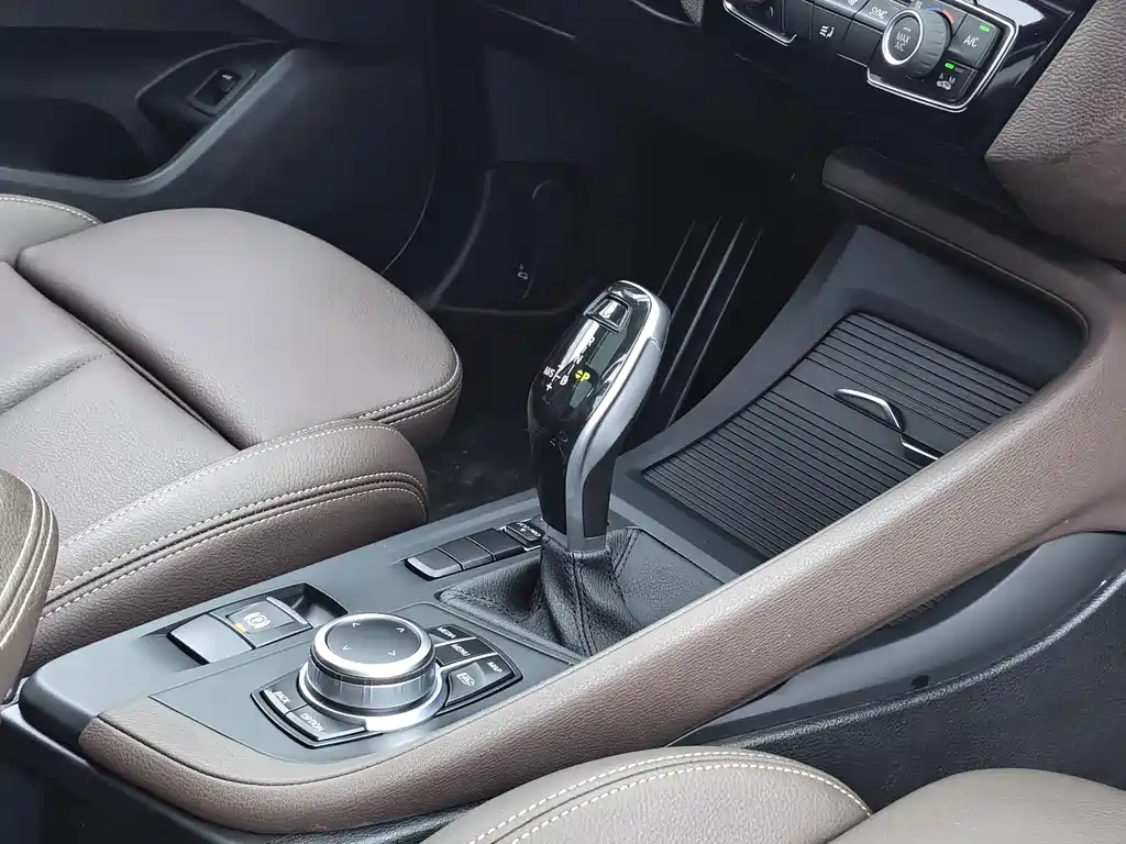 BMW X1 2022 sDrive25Li Lead