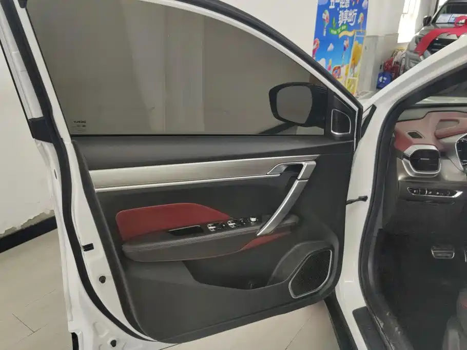 Geely Binyue — миниатюра 7