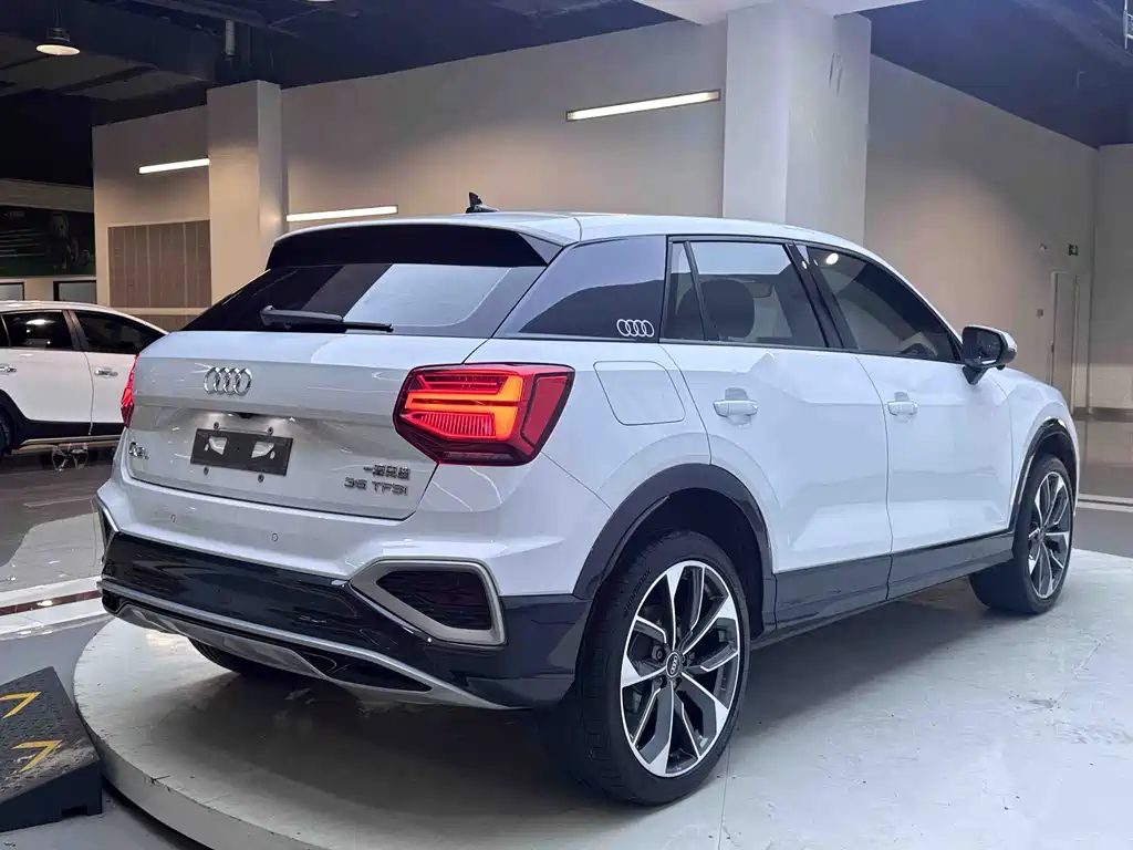 Audi Q2L 2022 35 TFSI Luxury