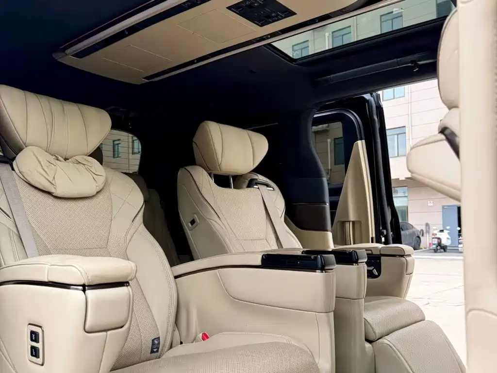 Toyota Vellfire — миниатюра 6