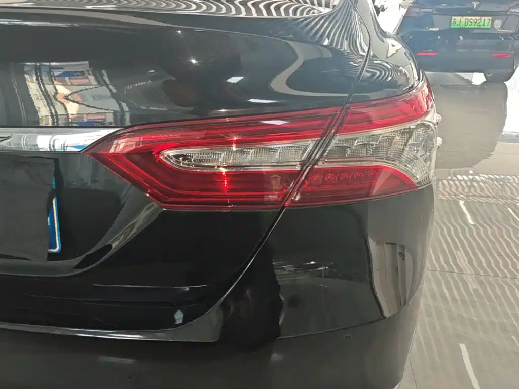 Toyota Camry — миниатюра 8