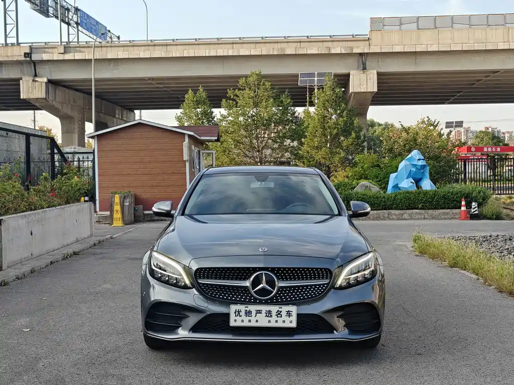 Mercedes-Benz C-Class — миниатюра 2