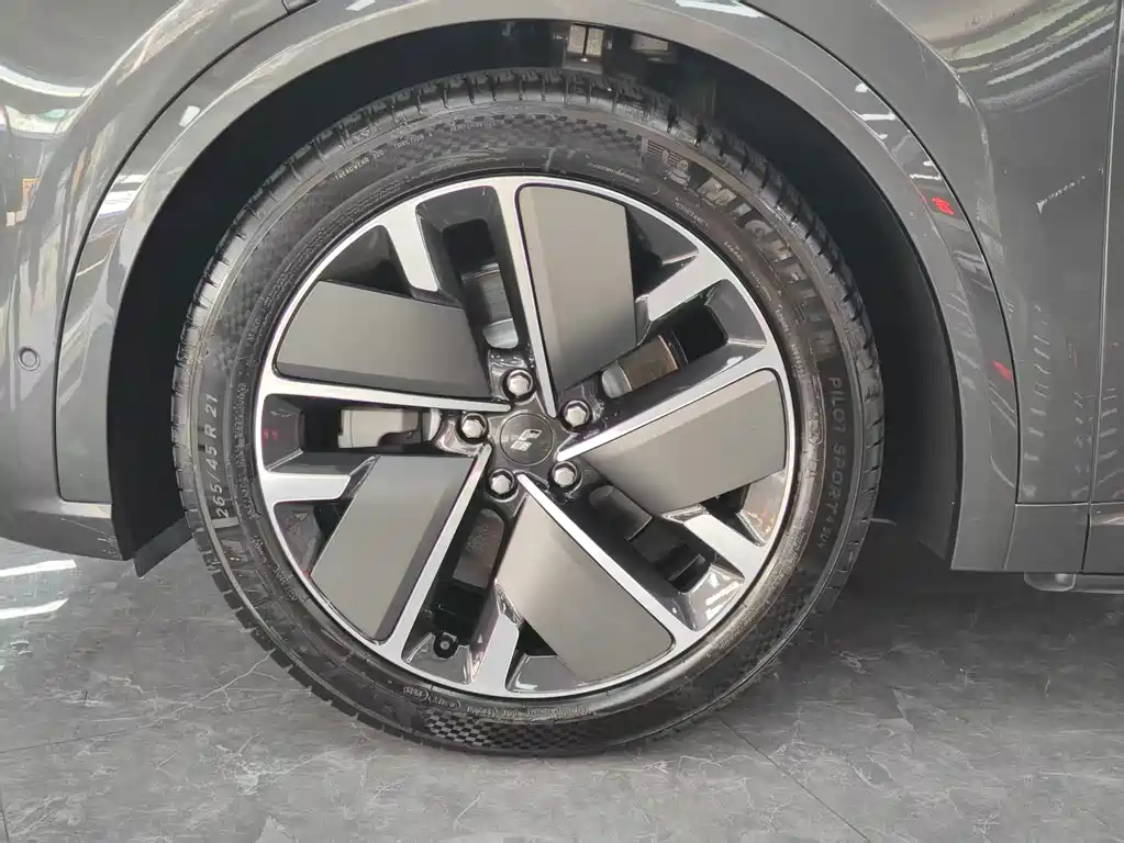 Li Auto Li L8 — миниатюра 13
