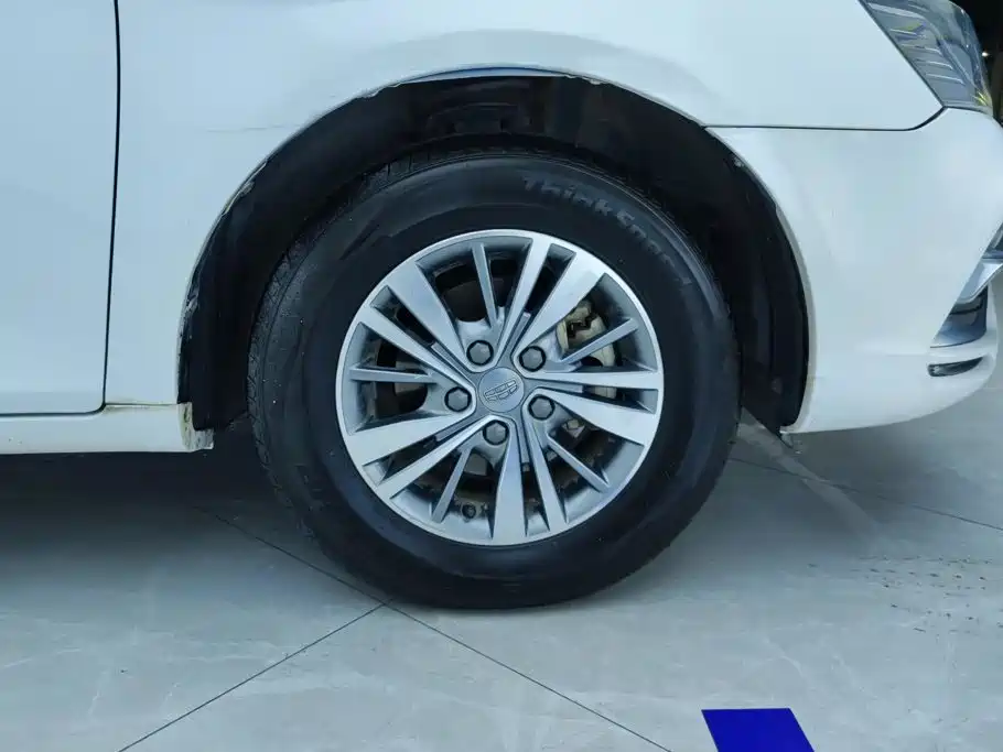 Geely Emgrand — миниатюра 6