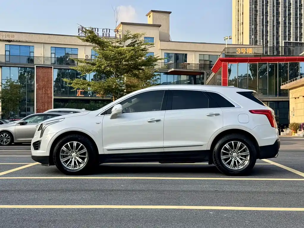Cadillac XT5 — миниатюра 8