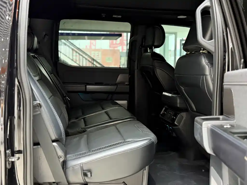 Ford F-150 Raptor — миниатюра 8