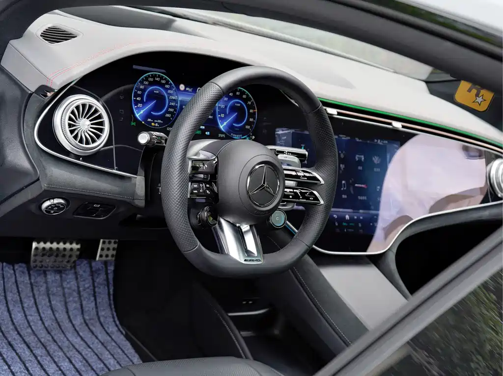 Mercedes-Benz EQE AMG — миниатюра 12