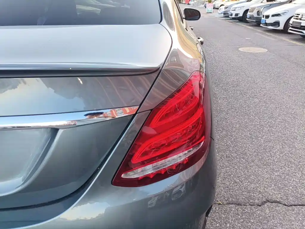 Mercedes-Benz C-Class — миниатюра 8