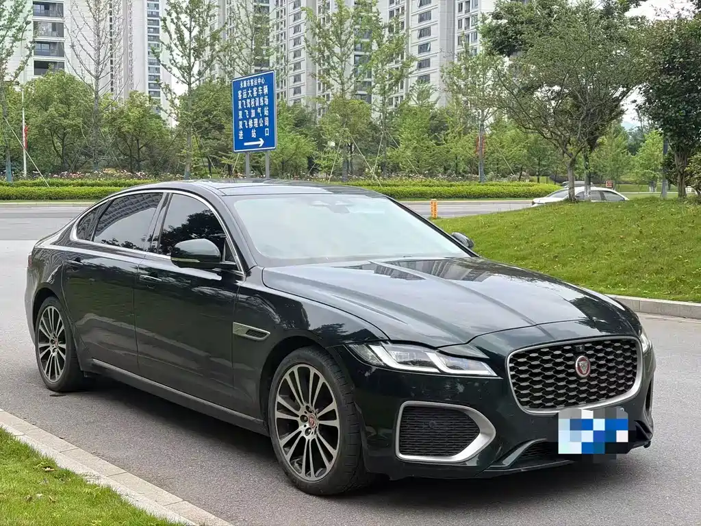 Купить Jaguar XFL