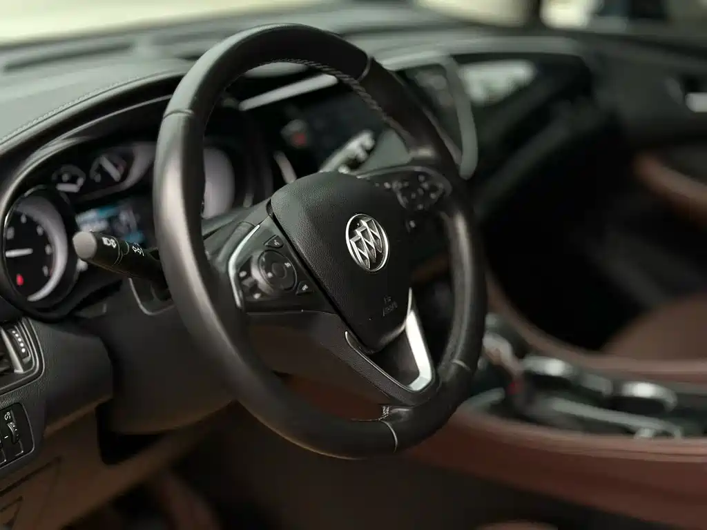 Buick Envision Plus — миниатюра 8