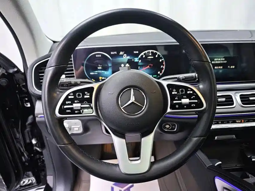 Mercedes-Benz GLE (Import) — миниатюра 10