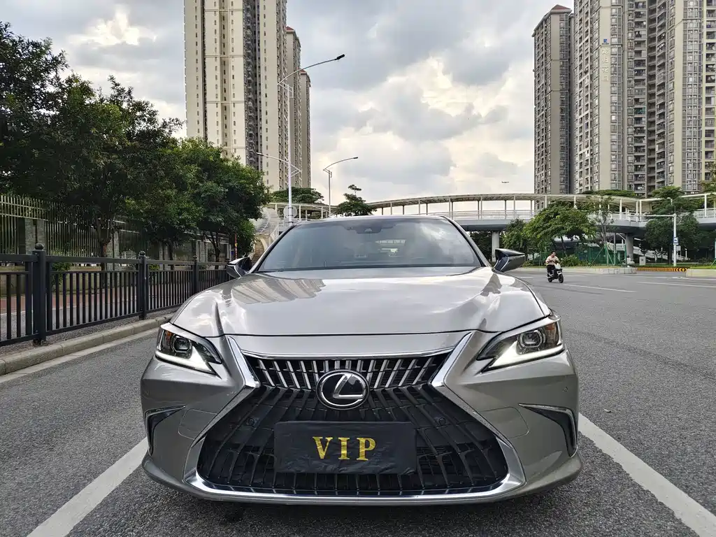 Lexus ES — миниатюра 5