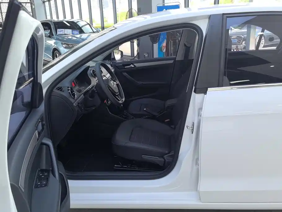 Volkswagen Jetta — миниатюра 9
