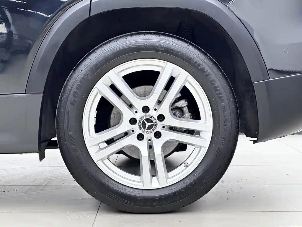 Mercedes-Benz GLB — миниатюра 15