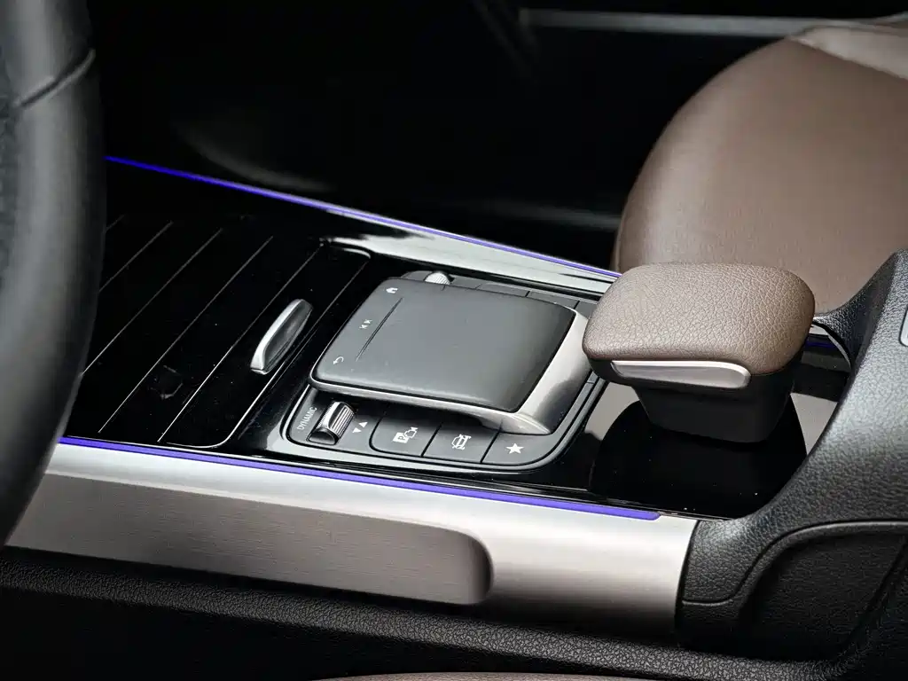 Mercedes-Benz GLB — миниатюра 12
