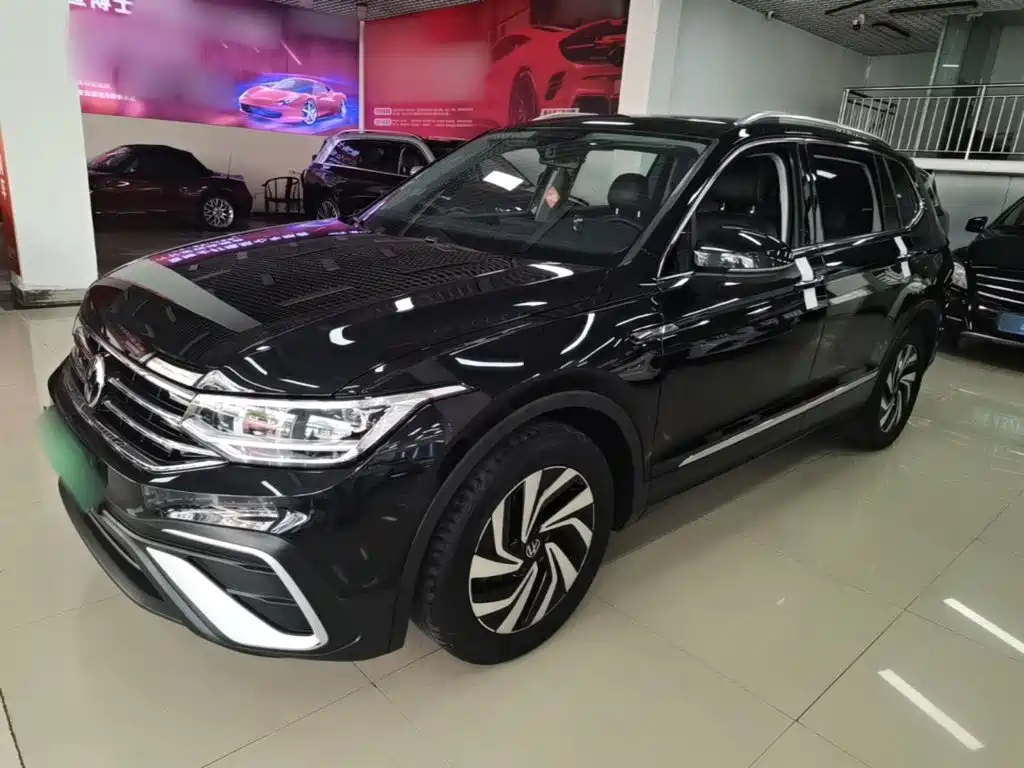 Volkswagen Tiguan L — миниатюра 2