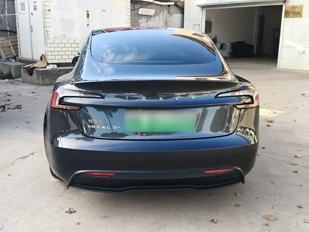 Tesla Model 3 — миниатюра 6