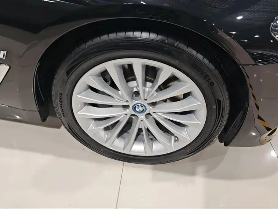 BMW 5 SERIES NEW ENERGY