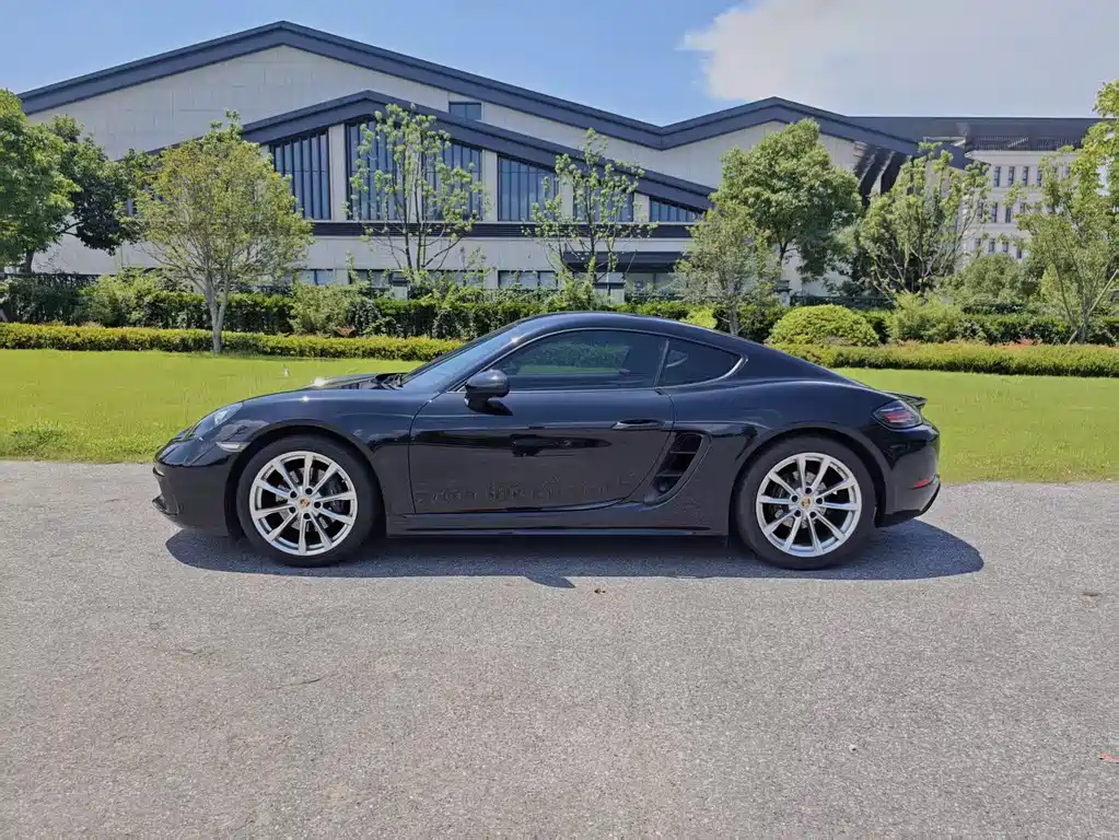 Porsche 718 2022 Cayman 2.0T