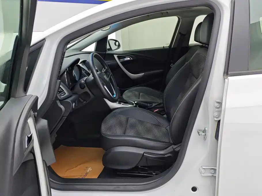 Buick Excelle — миниатюра 9