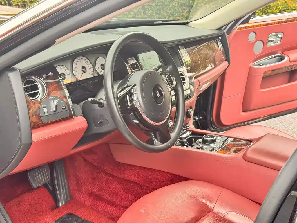 Rolls-Royce Ghost — миниатюра 3