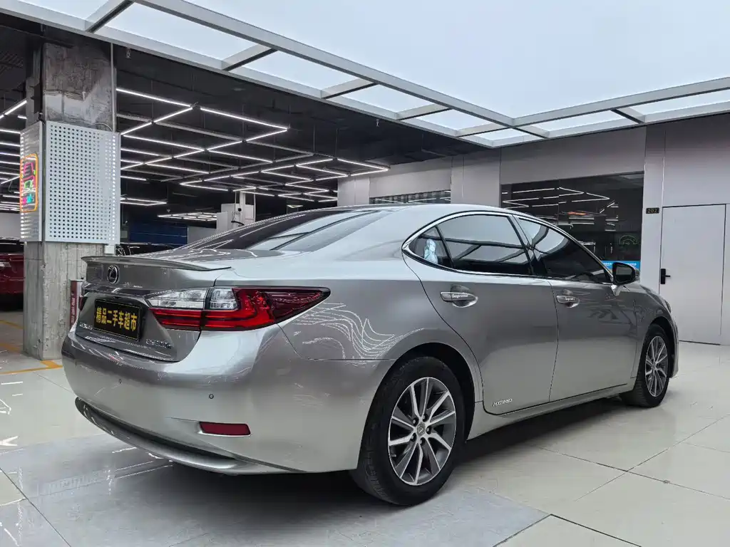 Lexus ES — миниатюра 3