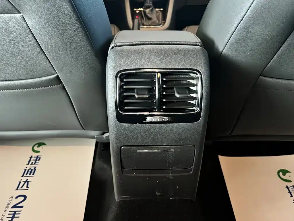 Volkswagen Sagitar — миниатюра 24