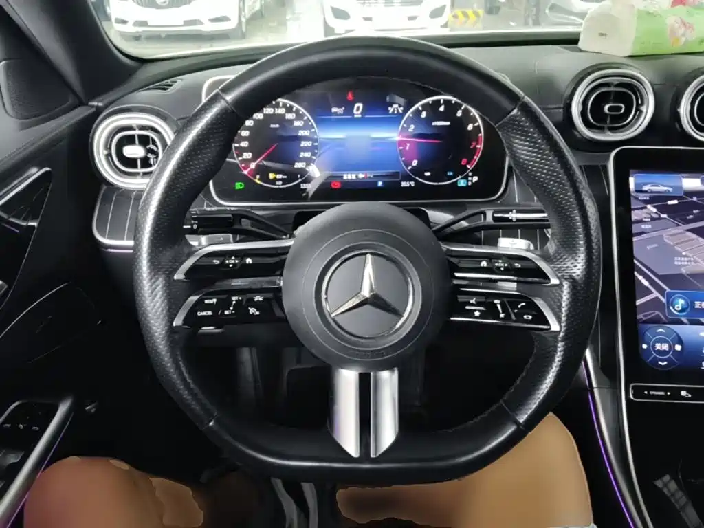 Mercedes-Benz C-Class — миниатюра 11