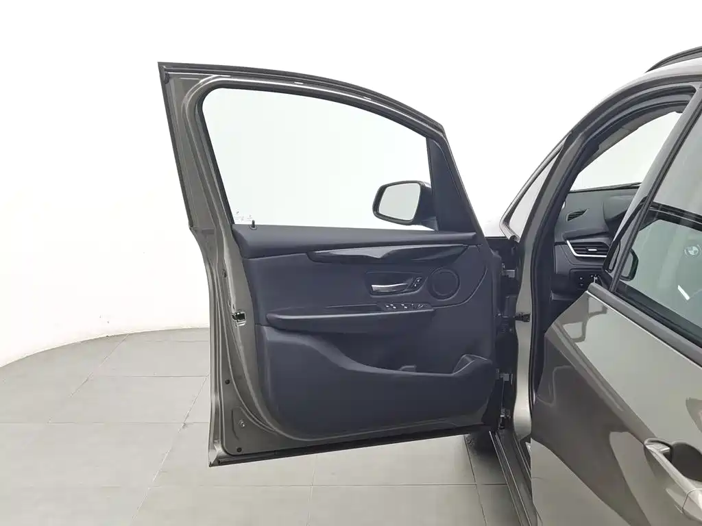 BMW 2 Series Active Tourer — миниатюра 8