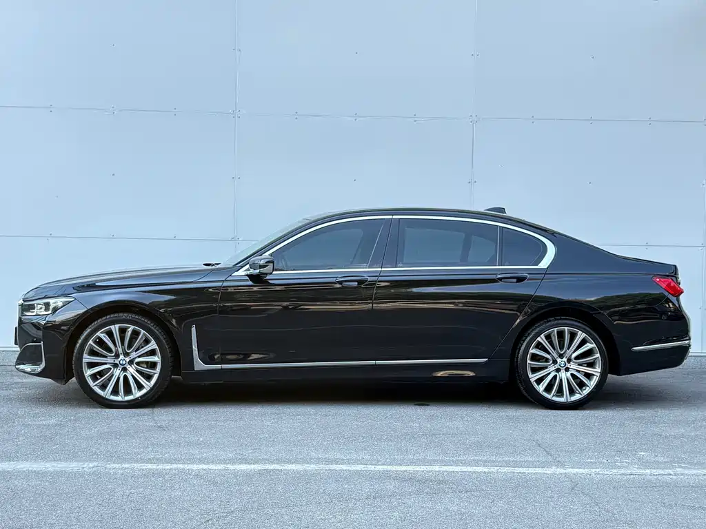 BMW 7 Series — миниатюра 3