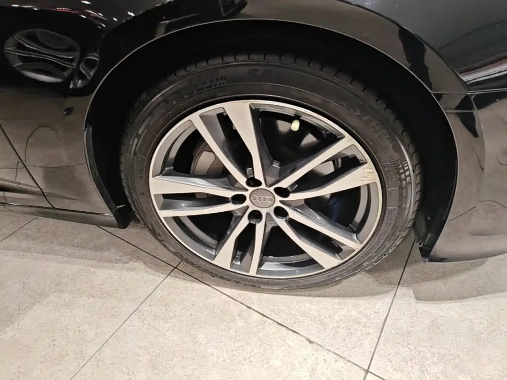 Audi A6L — миниатюра 12