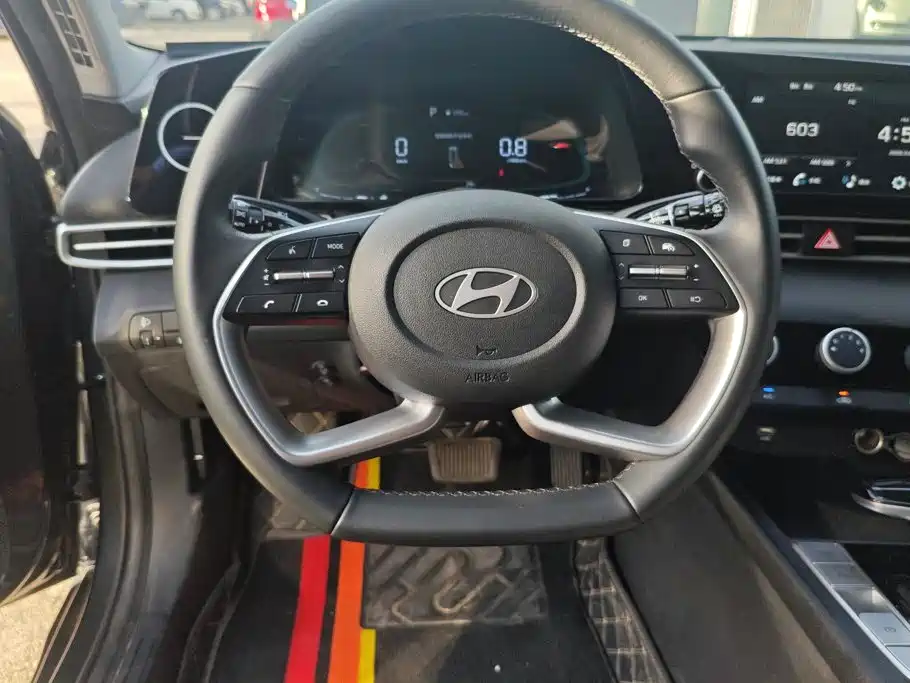 Hyundai Elantra — миниатюра 15