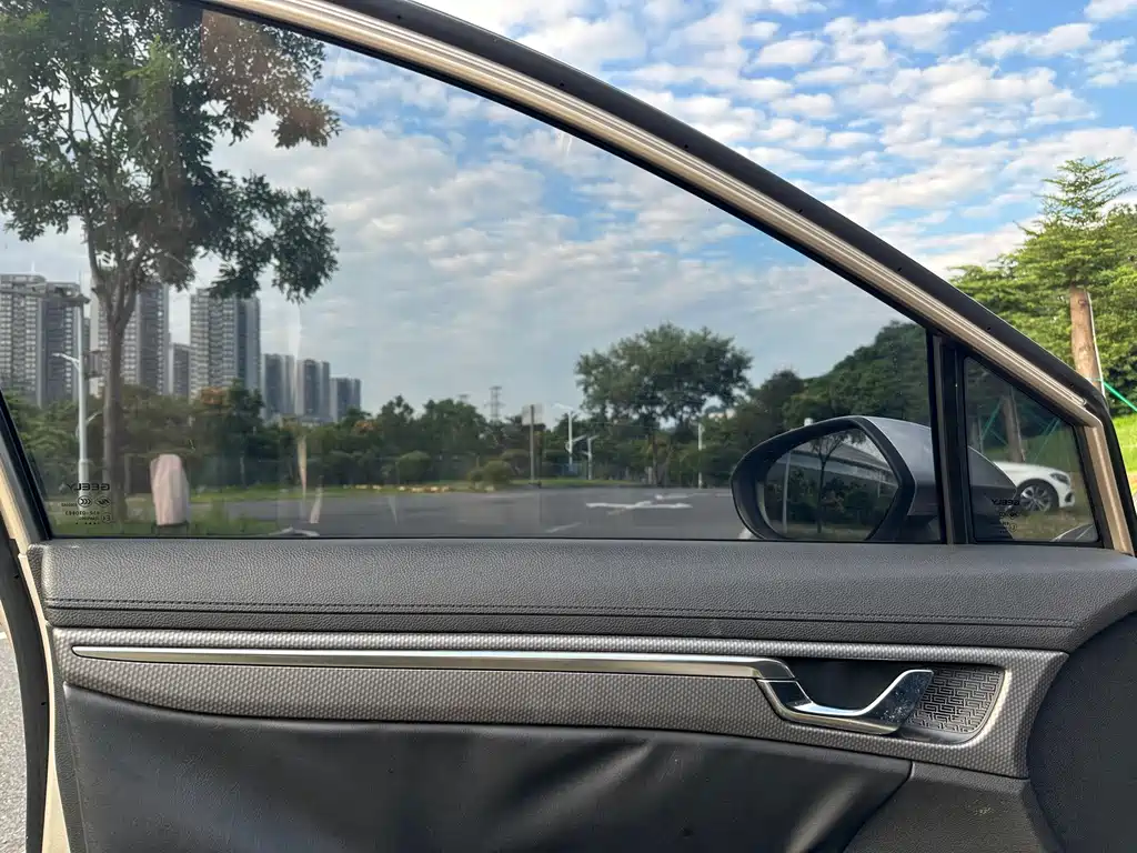 Geely Emgrand GS — миниатюра 10