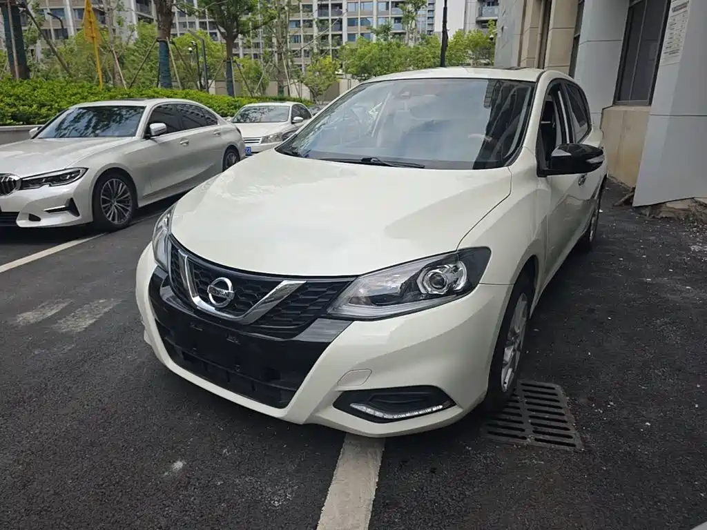 Nissan Tiida — миниатюра 2