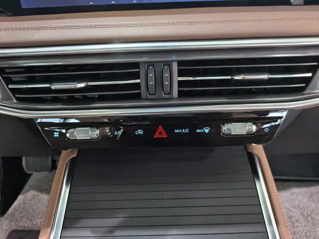 Ford Explorer — миниатюра 9