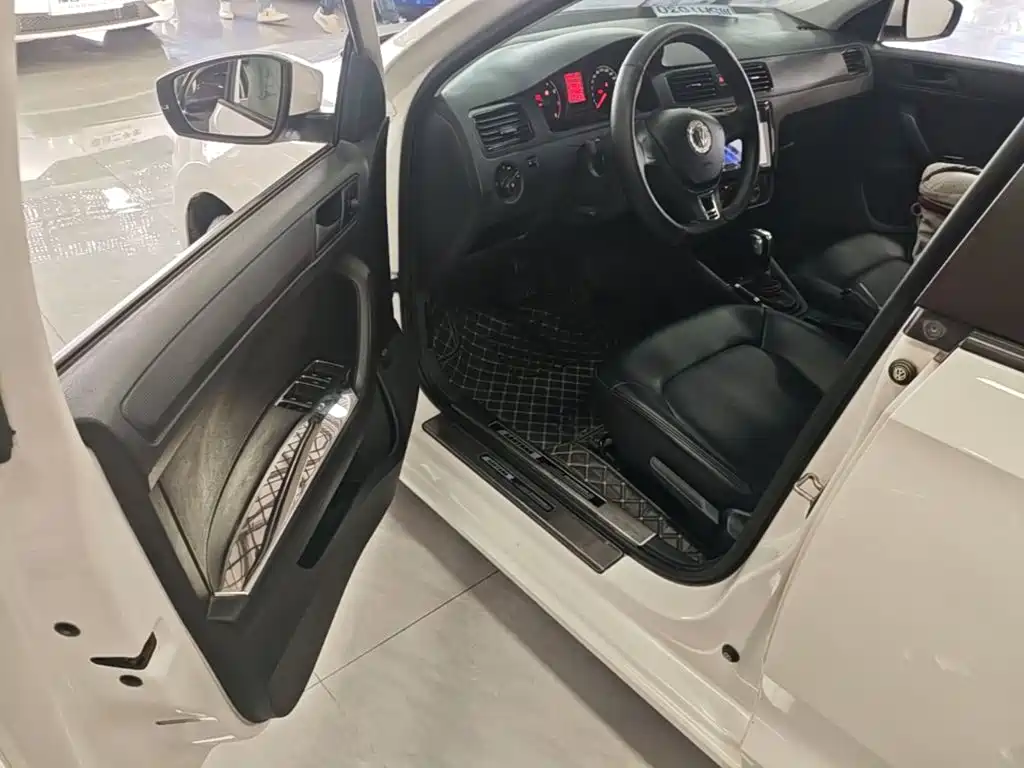 Volkswagen Santana — миниатюра 16