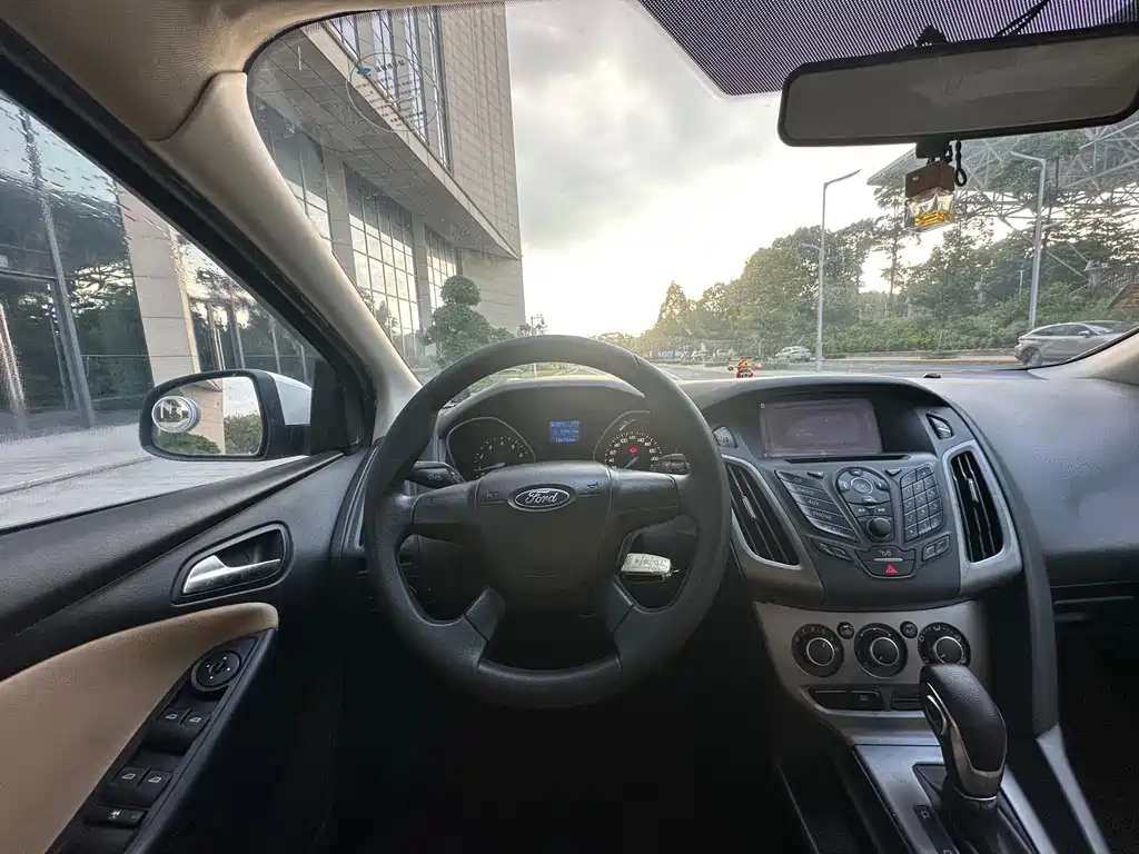 Ford Focus — миниатюра 12