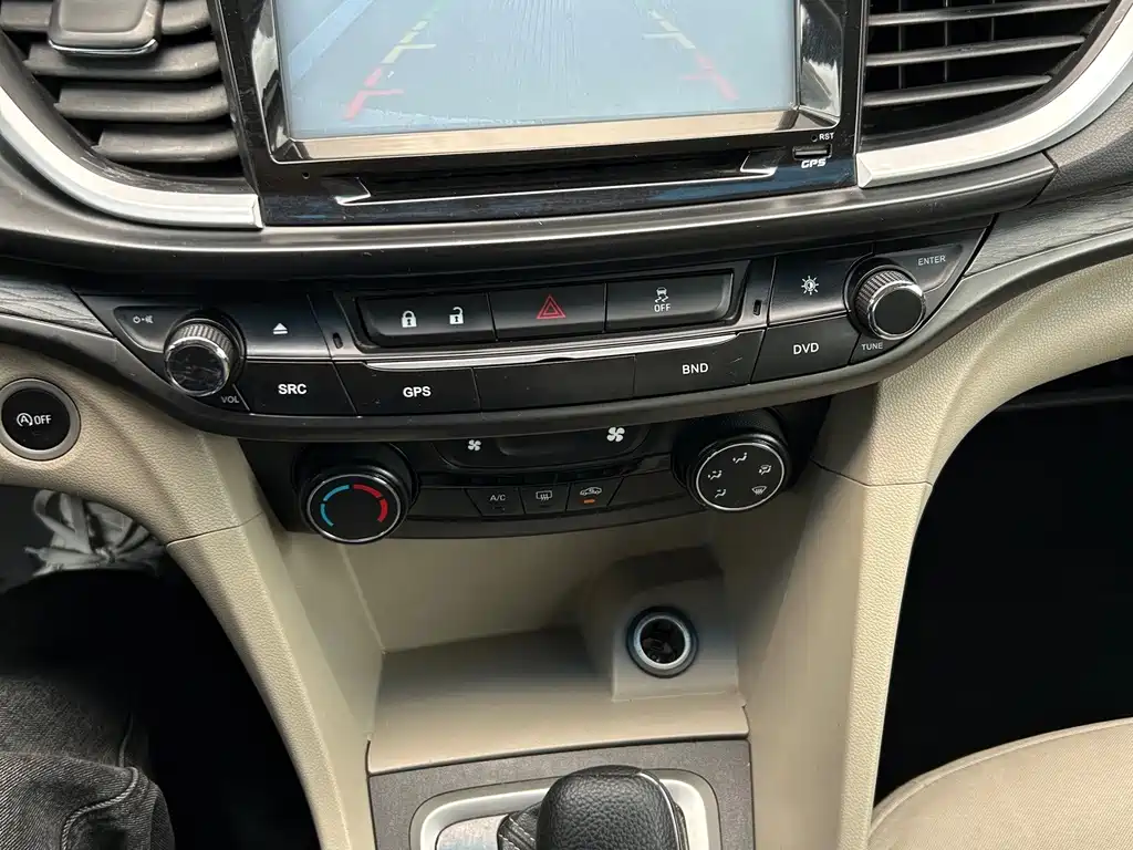 Buick Excelle — миниатюра 7