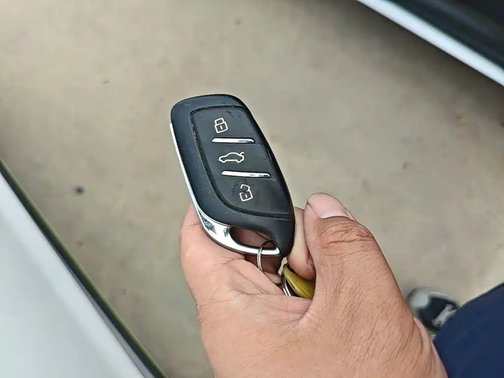 Roewe RX5 New Energy — миниатюра 9