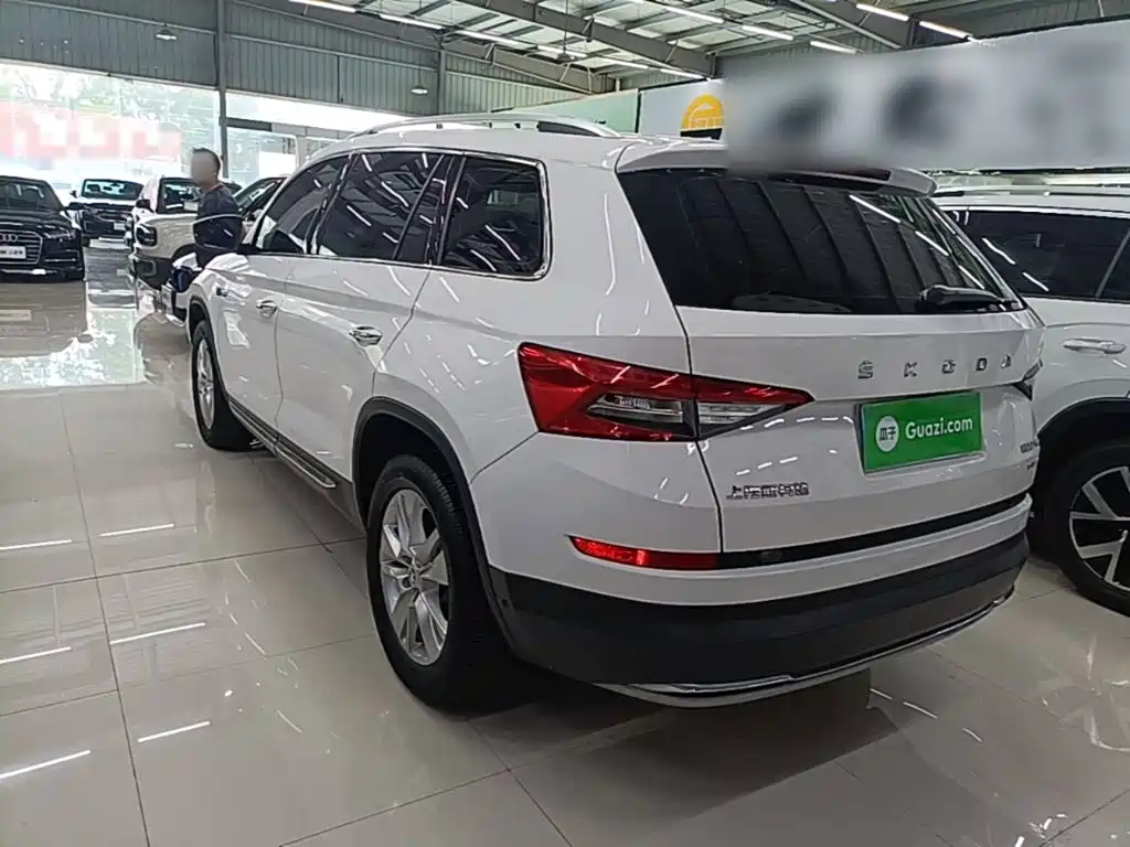 Skoda Kodiaq 2021 TSI330 7 мест Luxury