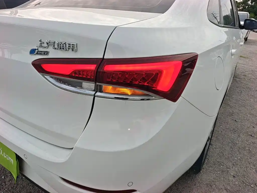 Buick Excelle — миниатюра 8